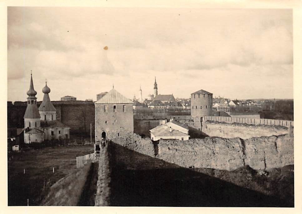 Церковь Успения Пресвятой Богородицы в крепости, Ивангород (Кингисеппский район, Ленинградская область). архивная фотография, Фото 1941 г. с аукциона e-bay.de