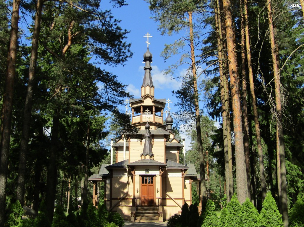 Песочный. Церковь Серафима Саровского. фасады