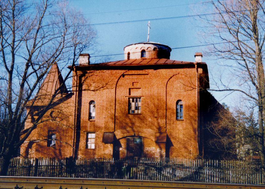 Песочный (Дибуны). Церковь Петра и Павла в Дибунах. фасады