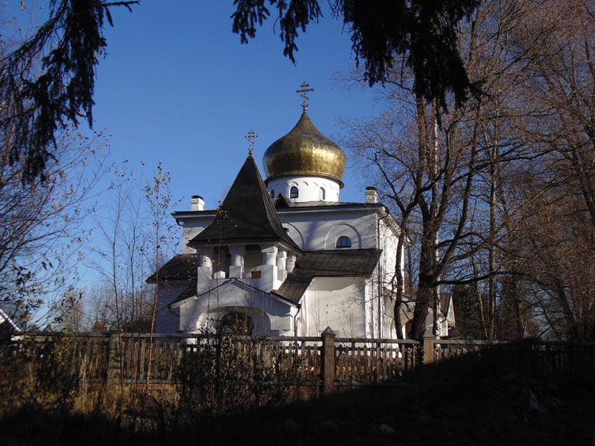 Песочный (Дибуны). Церковь Петра и Павла в Дибунах. общий вид в ландшафте