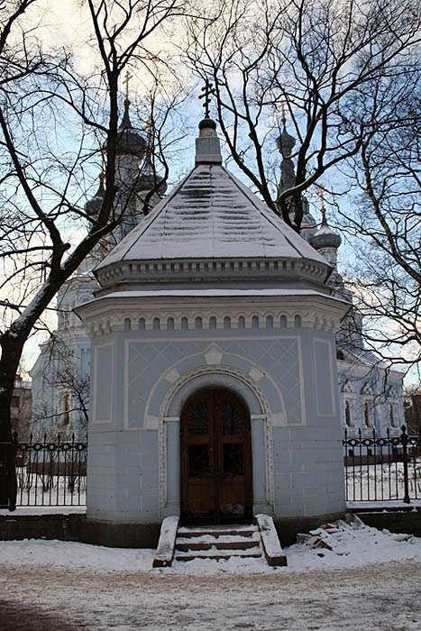 Собор Владимирской иконы Божией Матери, Кронштадт (Санкт-Петербург, Кронштадтский район, г. Санкт-Петербург). дополнительная информация, Часовня на углу улиц Владимирской и Ленина