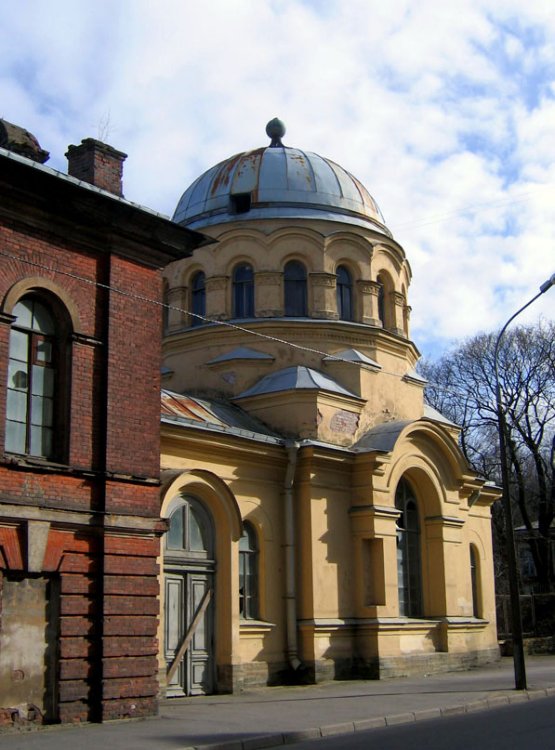 Храм в Кронштадте осень