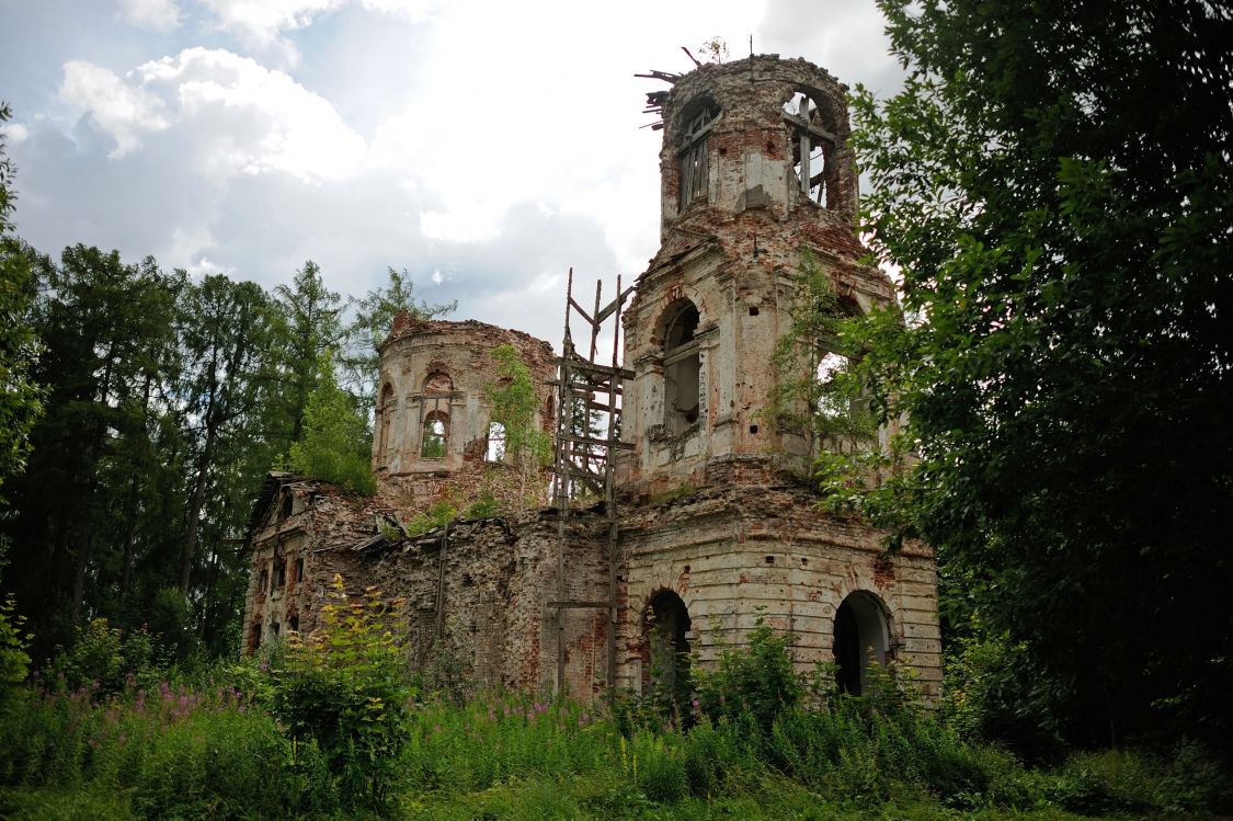 Церковь Владимирской иконы Божией Матери, Дылицы (Гатчинский район, Ленинградская область). фасады