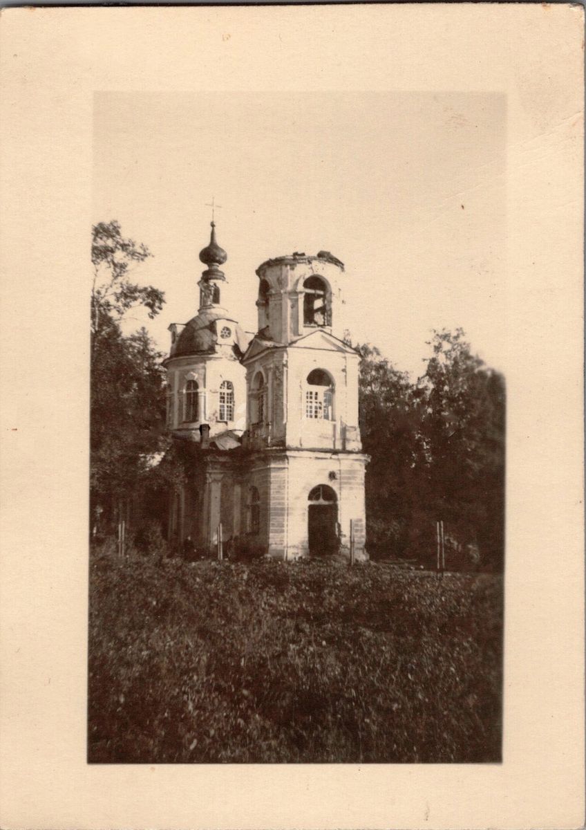 Вид с северо-запада. Фото 1941 с аукциона e-bay.de, архивная фотография. Церковь Владимирской иконы Божией Матери, Дылицы (Гатчинский район, Ленинградская область)