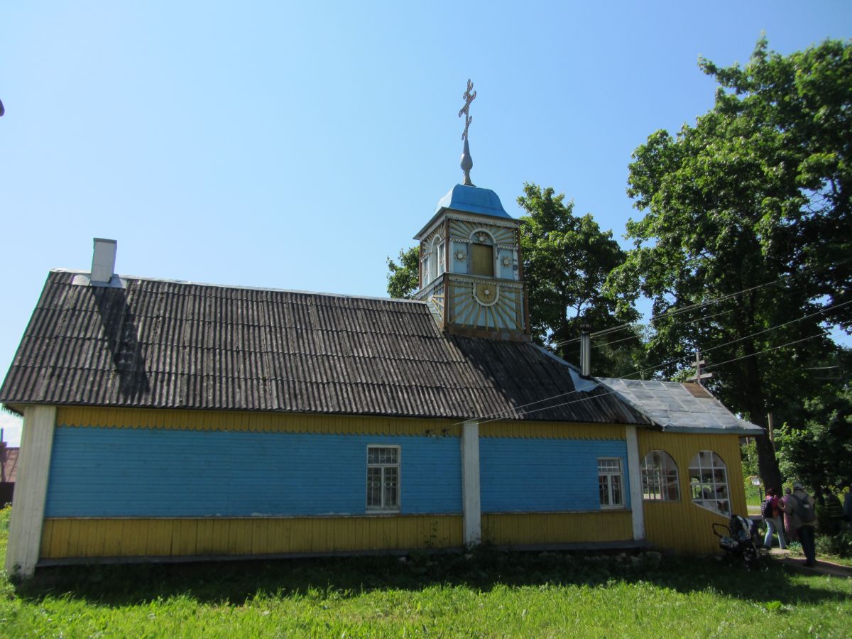 Церковь Николая Чудотворца (новая), Никольское (Гатчинский район, Ленинградская область). фасады