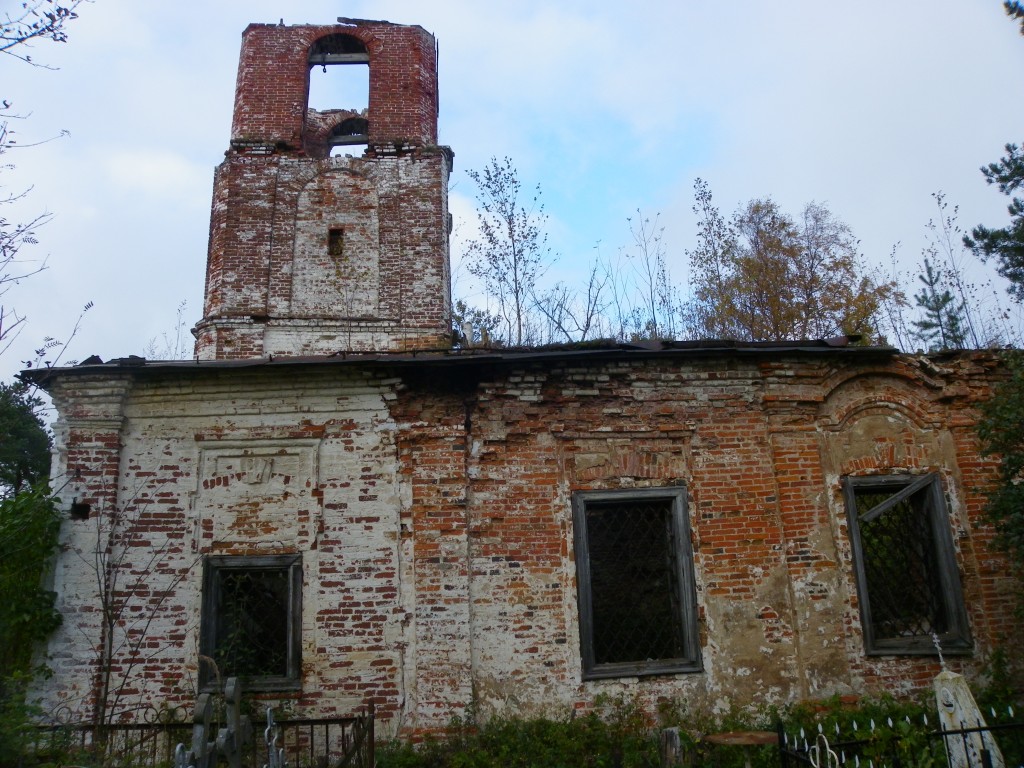 Церковь Петра и Павла, Креницы (Волховский район, Ленинградская область). фасады