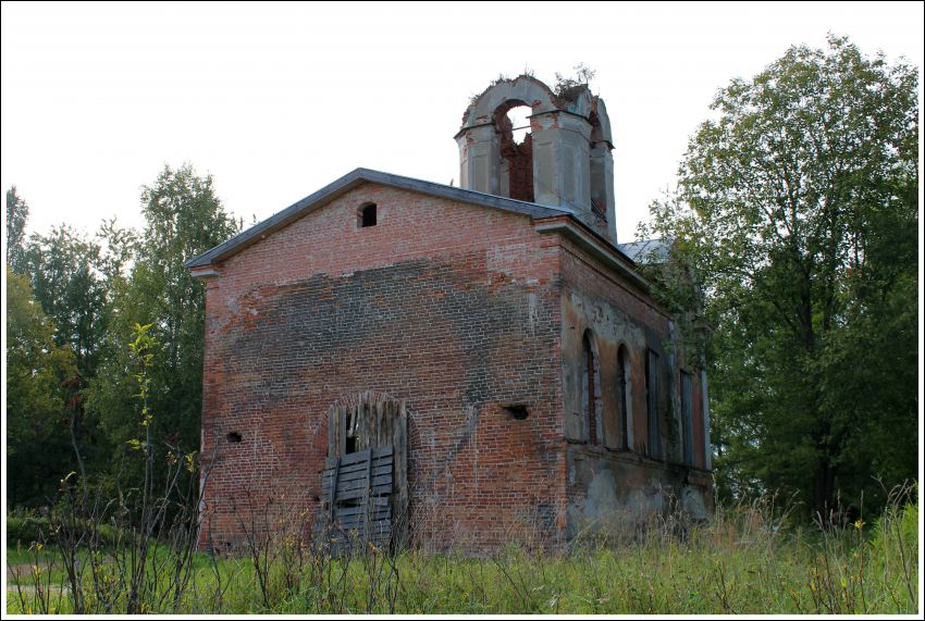 Новая Ладога. Церковь Георгия Победоносца. общий вид в ландшафте