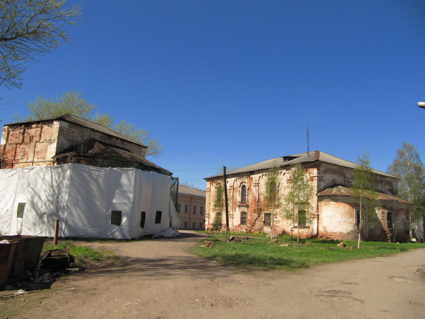 Введенский монастырь, Тихвин (Тихвинский район, Ленинградская область). дополнительная информация, Храм Рождества Богородицы и Введенский собор