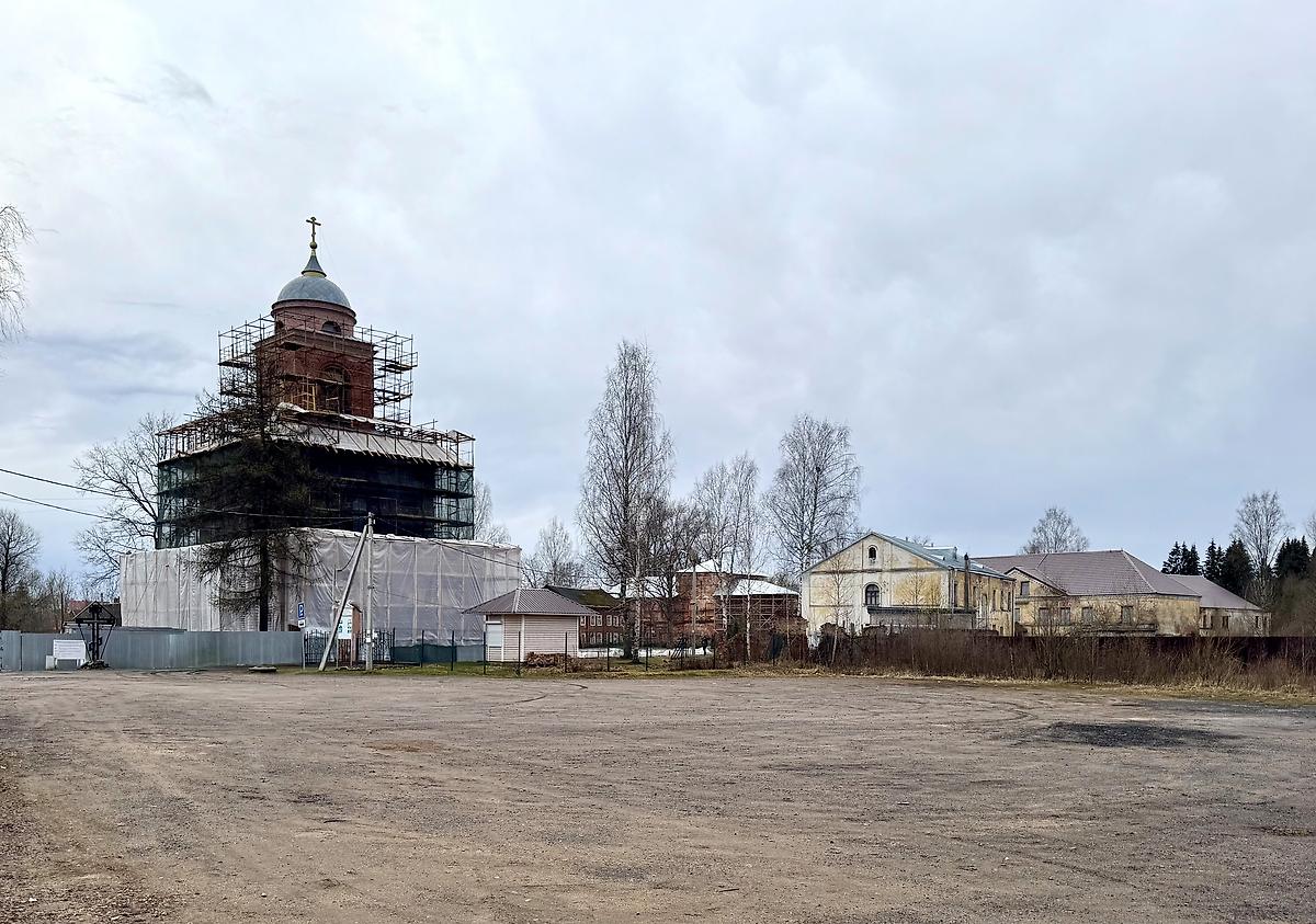 Вид с востока в период реставрации, фасады. Введенский монастырь, Тихвин (Тихвинский район, Ленинградская область)