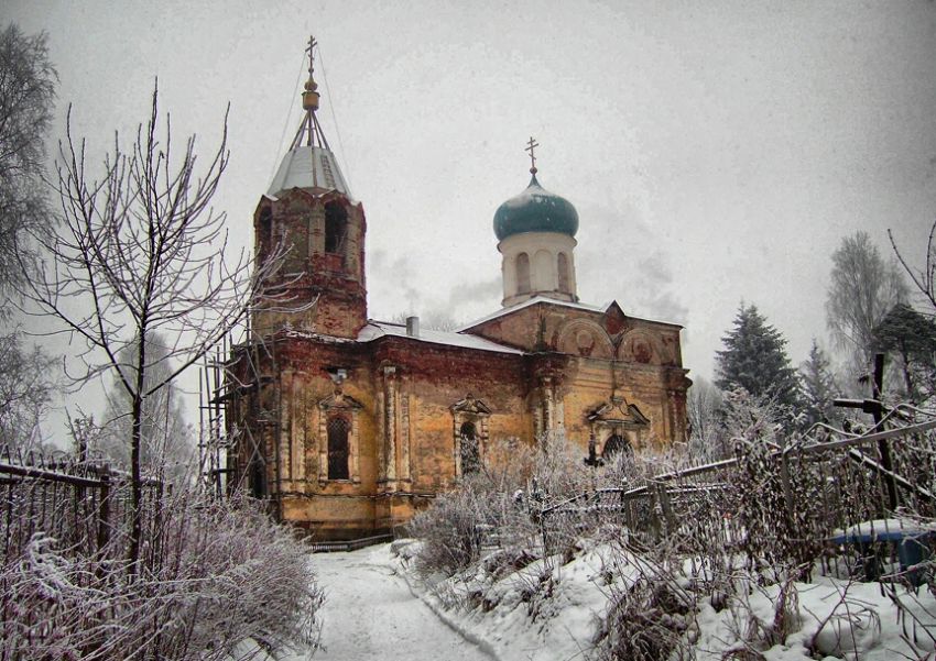 Церковь Иова Многострадального, Тихвин (Тихвинский район, Ленинградская область). общий вид в ландшафте