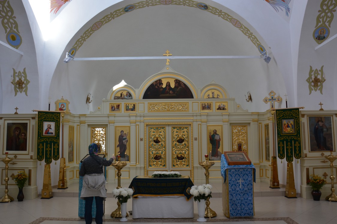Церковь Троицы Живоначальной, Горка Хваловская (Волховский район, Ленинградская область). интерьер и убранство