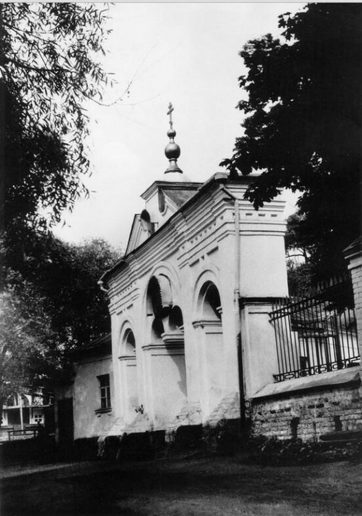 Церковь Воскресения Словущего, Павловский Посад (Павлово-Посадский городской округ и г. Электрогорск, Московская область). дополнительная информация, Южные ворота храма