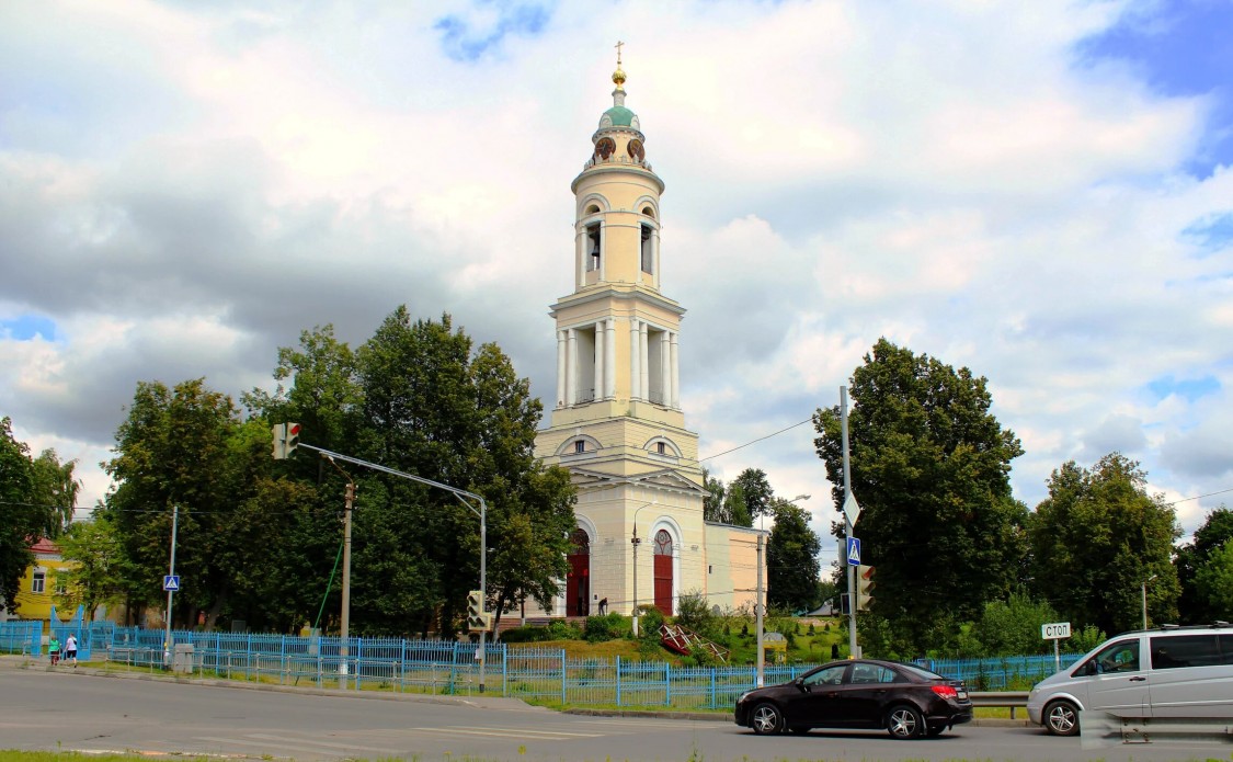 Павловский Посад. Церковь Воскресения Словущего. фасады