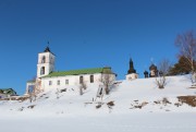 Церковь Введения во храм Пресвятой Богородицы, Вид с юго-востока: слева - Введенский храм, справа - Воскресенский собор<br>, Горицы, Кирилловский район, Вологодская область