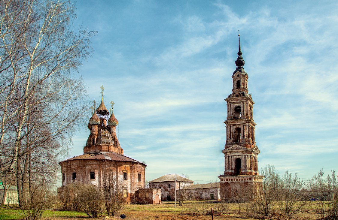 Курба. Храмовый комплекс. Церкви Воскресения Христова и Казанской иконы Божией Матери. фасады