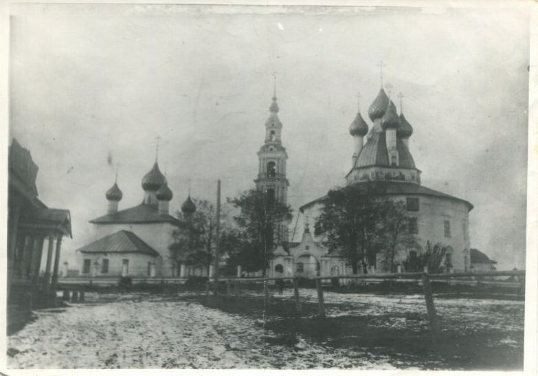 Курба. Храмовый комплекс. Церкви Воскресения Христова и Казанской иконы Божией Матери. архивная фотография, Церкви Воскресения Христова и Казанской иконы Божией Матери. https://photoputeshestviya.ru/blog/43234789652/Kurba,-YAroslavskaya-oblast,-YAroslavskiy-rayon 