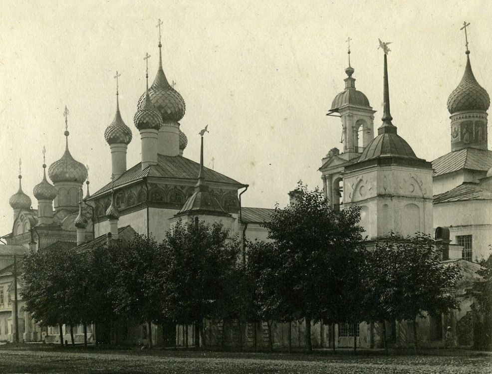 Кирилло-Афанасьевский монастырь, Ярославль (Ярославль, город, Ярославская область). архивная фотография, Верхний ярус колокольни повреждён снарядом. Фото из фондов ГАЯО