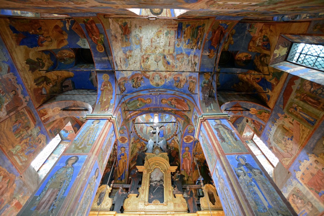 Церковь Николая Чудотворца (Николы Надеина), Ярославль (Ярославль, город, Ярославская область). интерьер и убранство, Подкупольное пространство основного объема