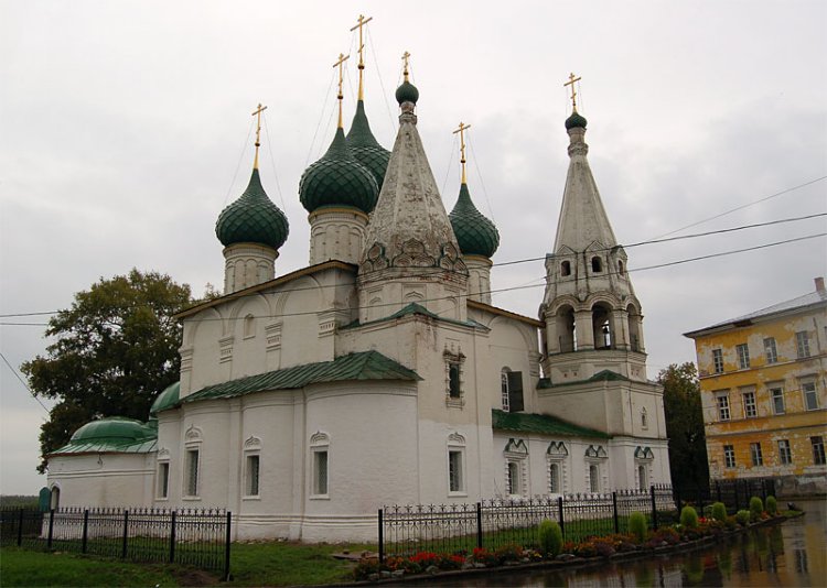 Церковь Происхождения честных древ Креста Господня, Ярославль (Ярославль, город, Ярославская область). фасады