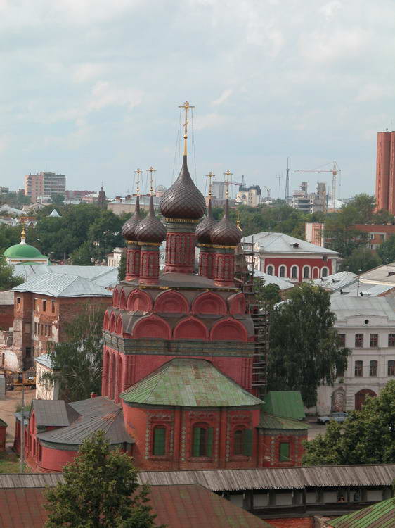 Ярославль. Церковь Богоявления Господня. общий вид в ландшафте