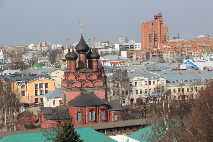 Ярославль. Церковь Богоявления Господня. общий вид в ландшафте