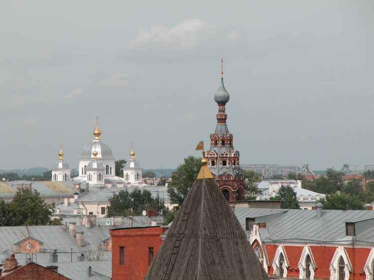 Ярославль. Казанский монастырь. общий вид в ландшафте