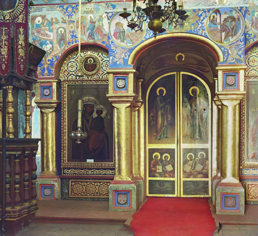Митрополичий двор. Надвратная церковь Иоанна Богослова, Ростов Великий (Ростовский район, Ярославская область). архивная фотография, С. М. Прокудин-Горский. Иконостас. 1911 год.
фото с http://prokudin-gorskiy.ru/image.php?ID=837
