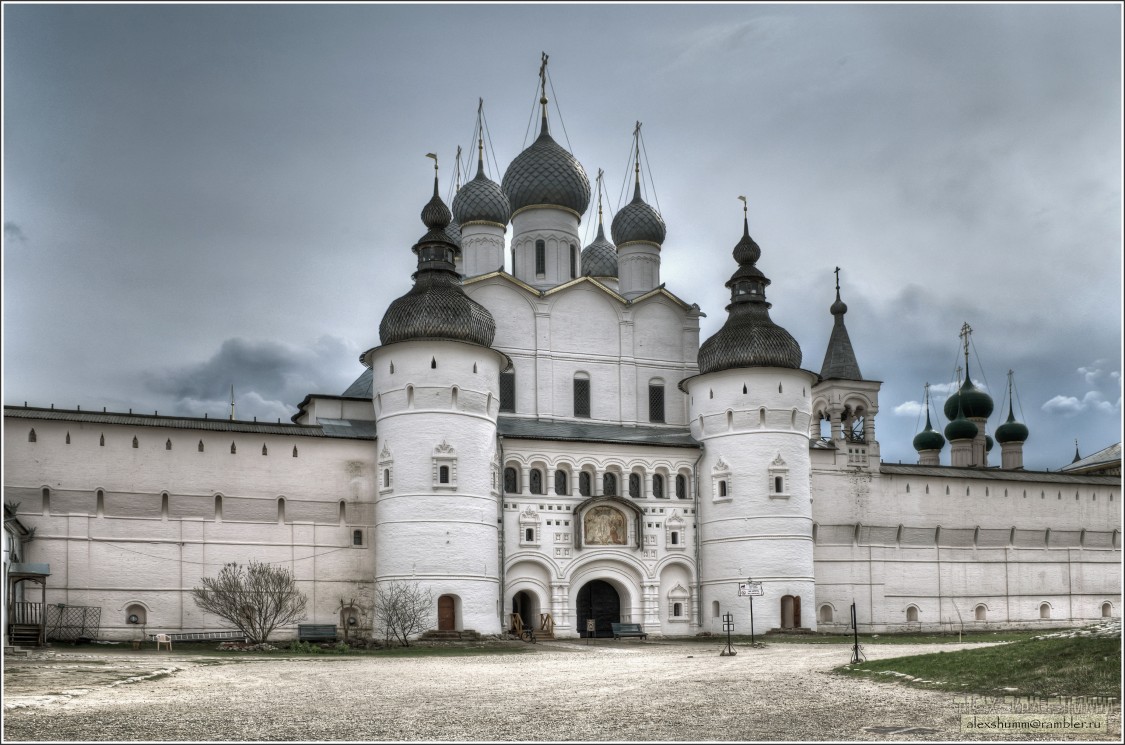 Ростов. Митрополичий двор. Церковь Воскресения Христова. фасады