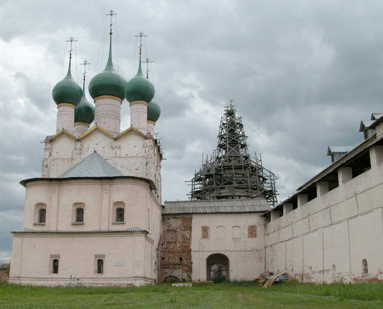 Митрополичий двор. Церковь Григория Богослова, Ростов Великий (Ростовский район, Ярославская область). фасады