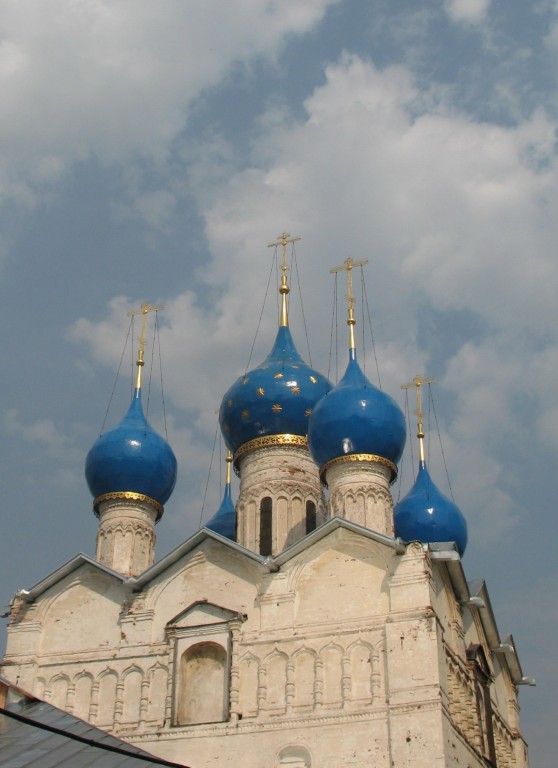 Церковь Спаса Всемилостивого на Торгу, Ростов Великий (Ростовский район, Ярославская область). архитектурные детали