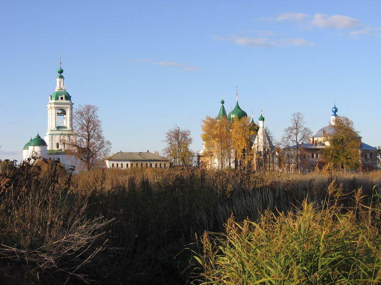 Авраамиев Богоявленский монастырь, Ростов Великий (Ростовский район, Ярославская область). общий вид в ландшафте, Общий вид от озера Неро