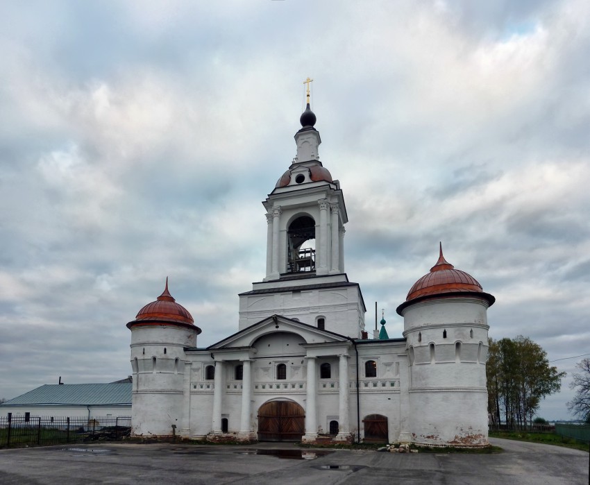 Ростов. Авраамиев Богоявленский монастырь. фасады