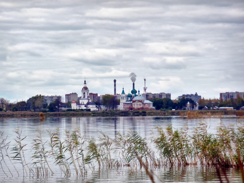 Авраамиев Богоявленский монастырь, Ростов Великий (Ростовский район, Ярославская область). общий вид в ландшафте