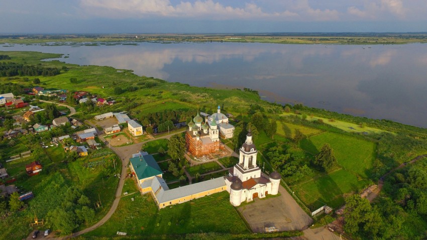 Авраамиев Богоявленский монастырь, Ростов Великий (Ростовский район, Ярославская область). общий вид в ландшафте