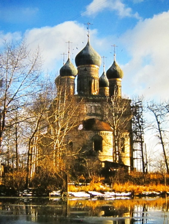 Спасо-Яковлевский Димитриевский монастырь. Церковь Преображения Господня, Ростов Великий (Ростовский район, Ярославская область). фасады
