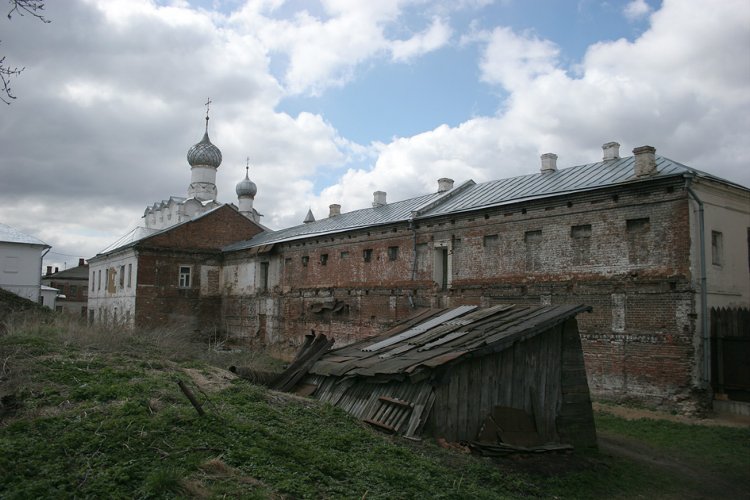 Рождественский монастырь, Ростов Великий (Ростовский район, Ярославская область). архитектурные детали, Вид с северо-востока