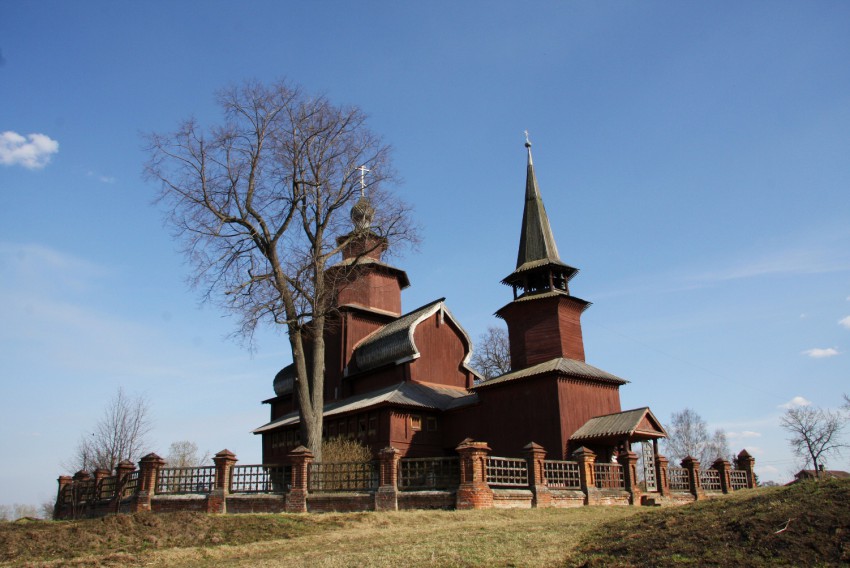 Церковь Иоанна Богослова на Ишне, Богослов (Ростовский район, Ярославская область). общий вид в ландшафте