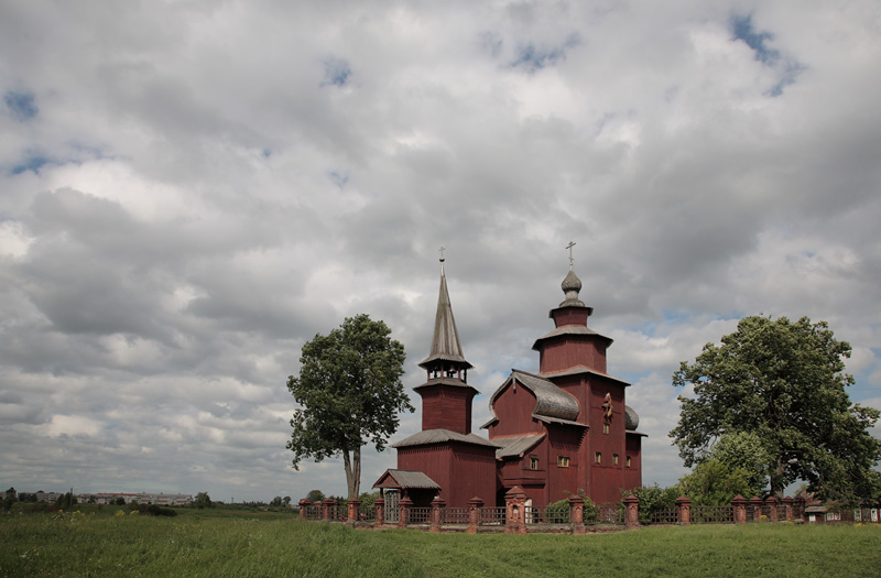 Церковь Иоанна Богослова на Ишне, Богослов (Ростовский район, Ярославская область). общий вид в ландшафте