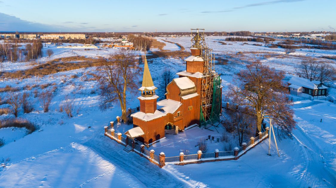 Церковь Иоанна Богослова на Ишне, Богослов (Ростовский район, Ярославская область). общий вид в ландшафте