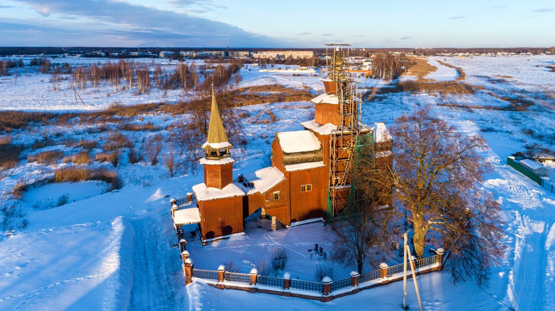 Церковь Иоанна Богослова на Ишне, Богослов (Ростовский район, Ярославская область). общий вид в ландшафте