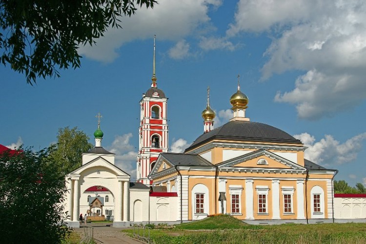 Варницы. Троице-Варницкий монастырь. фасады, Общий вид Варницкого монастыря с юга