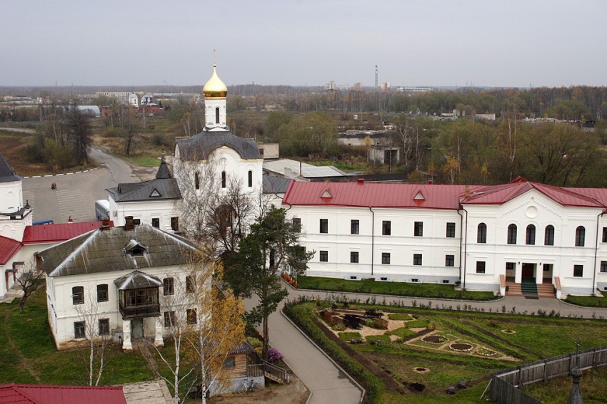 Троице-Варницкий монастырь, Варницы (Ростовский район, Ярославская область). фасады, Странноприимный дом