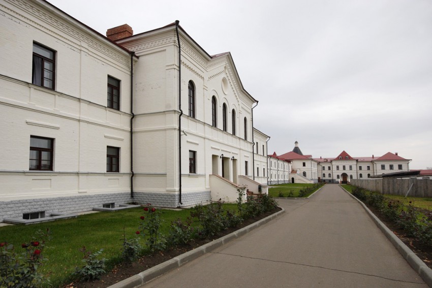 Троице-Варницкий монастырь, Варницы (Ростовский район, Ярославская область). фасады, Учебный корпус (гимназия) 