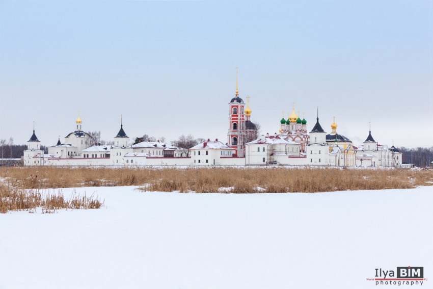Троице-Варницкий монастырь, Варницы (Ростовский район, Ярославская область). общий вид в ландшафте