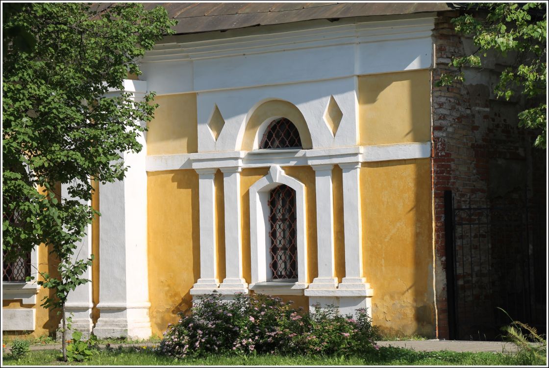 Церковь Покрова Пресвятой Богородицы, Ростов Великий (Ростовский район, Ярославская область). архитектурные детали