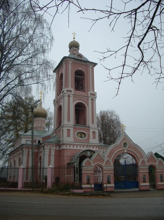 Церковь Успения Пресвятой Богородицы, Шарапово (Одинцовский городской округ и ЗАТО Власиха, Краснознаменск, Московская область). фасады