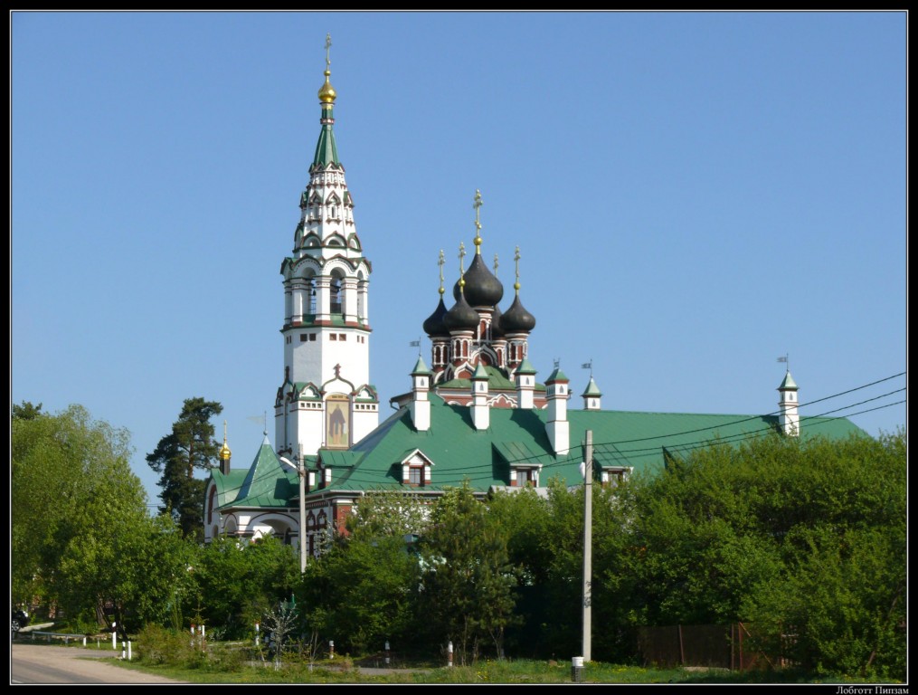 Валищево. Церковь Успения Пресвятой Богородицы. общий вид в ландшафте