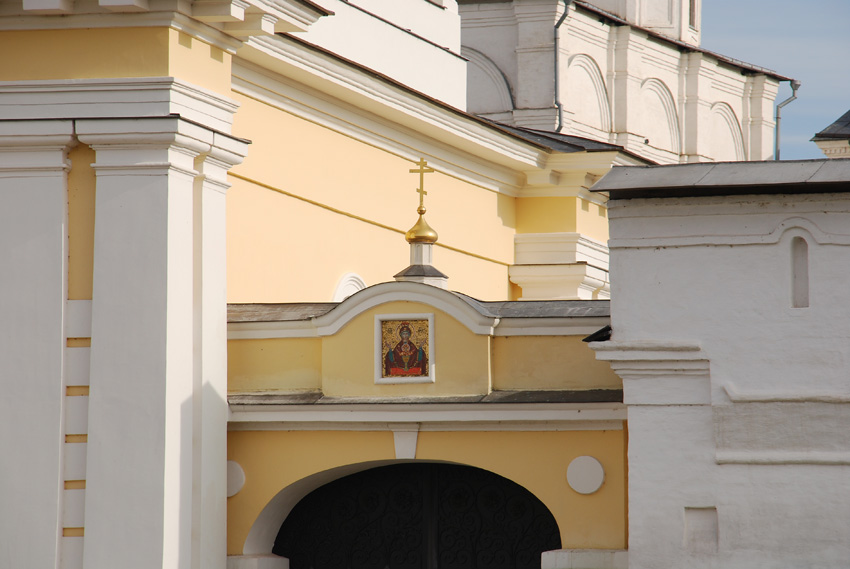 Высоцкий монастырь, Серпухов (Серпуховский городской округ и гг. Протвино, Пущино, Московская область). архитектурные детали