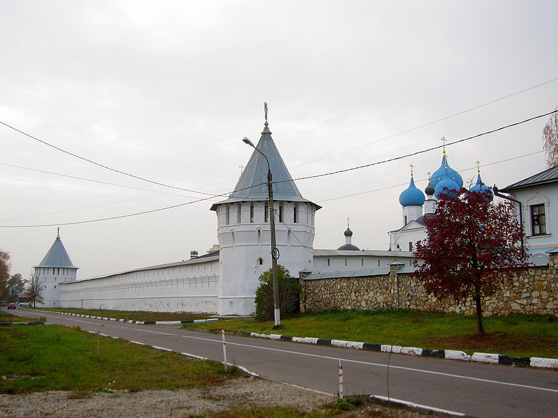 Высоцкий монастырь, Серпухов (Серпуховский городской округ и гг. Протвино, Пущино, Московская область). дополнительная информация, Башни и южная стена Высоцкого монастыря.