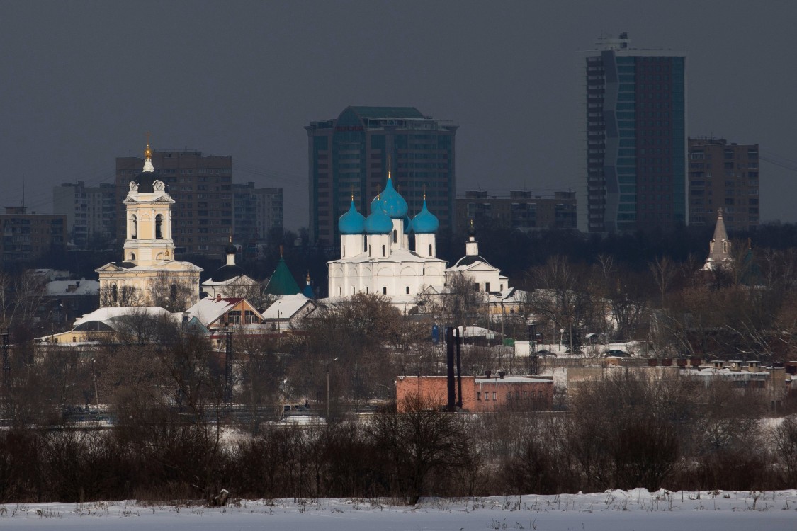 Высоцкий монастырь, Серпухов (Серпуховский городской округ и гг. Протвино, Пущино, Московская область). общий вид в ландшафте